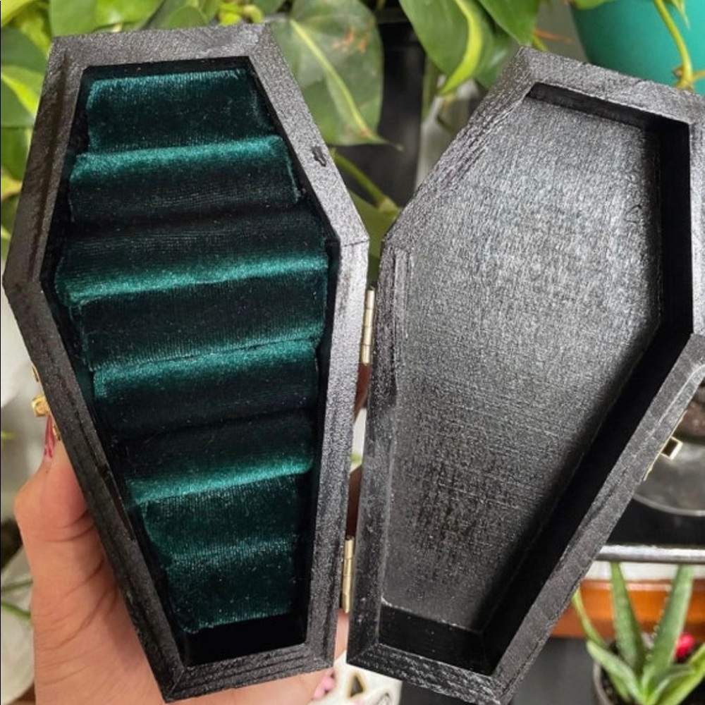 Coffin ring box